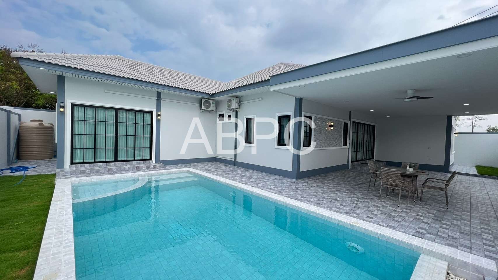 New Pool villas  4 Bedrooms 4 Bathrooms in East pattaya