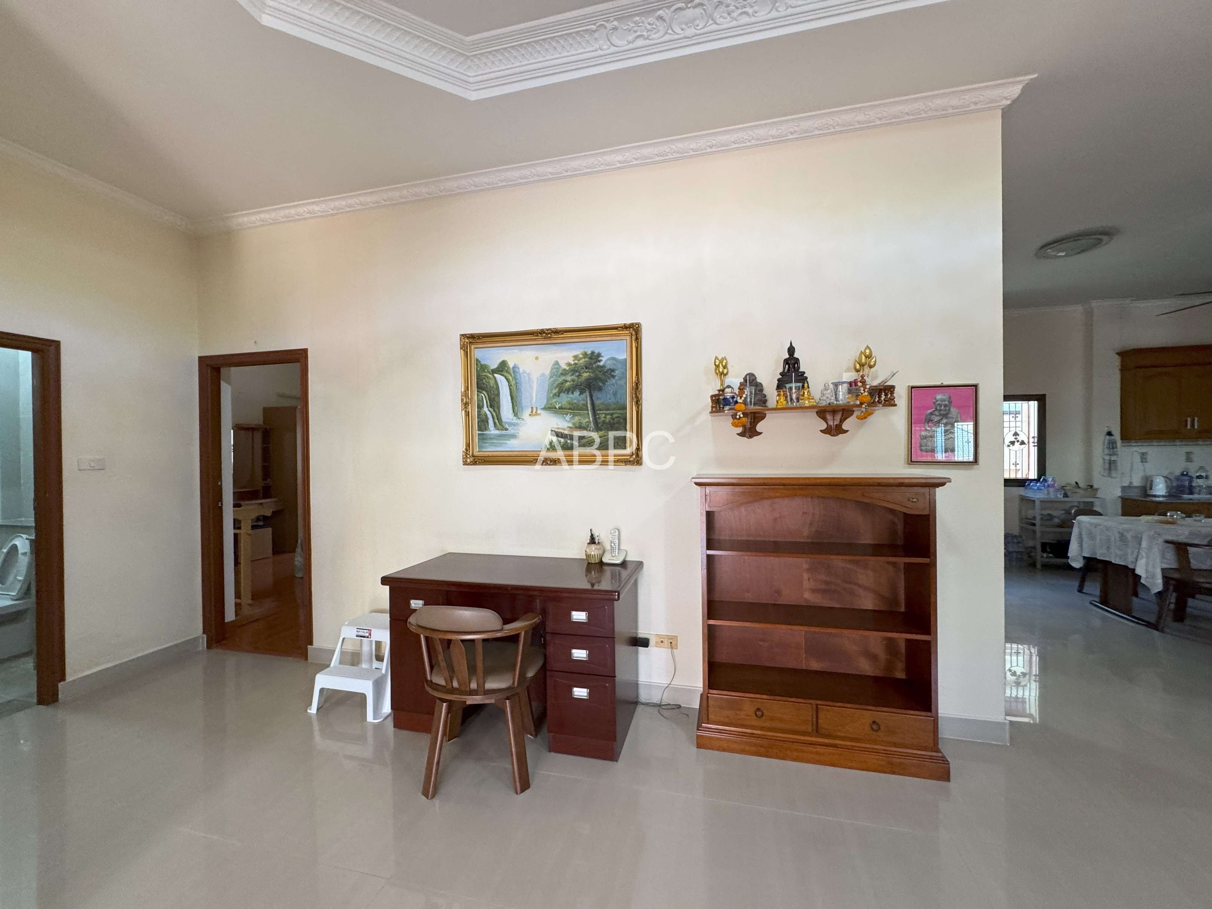 3 Bedrooms 3 Bathrooms in East Pattaya photo 4