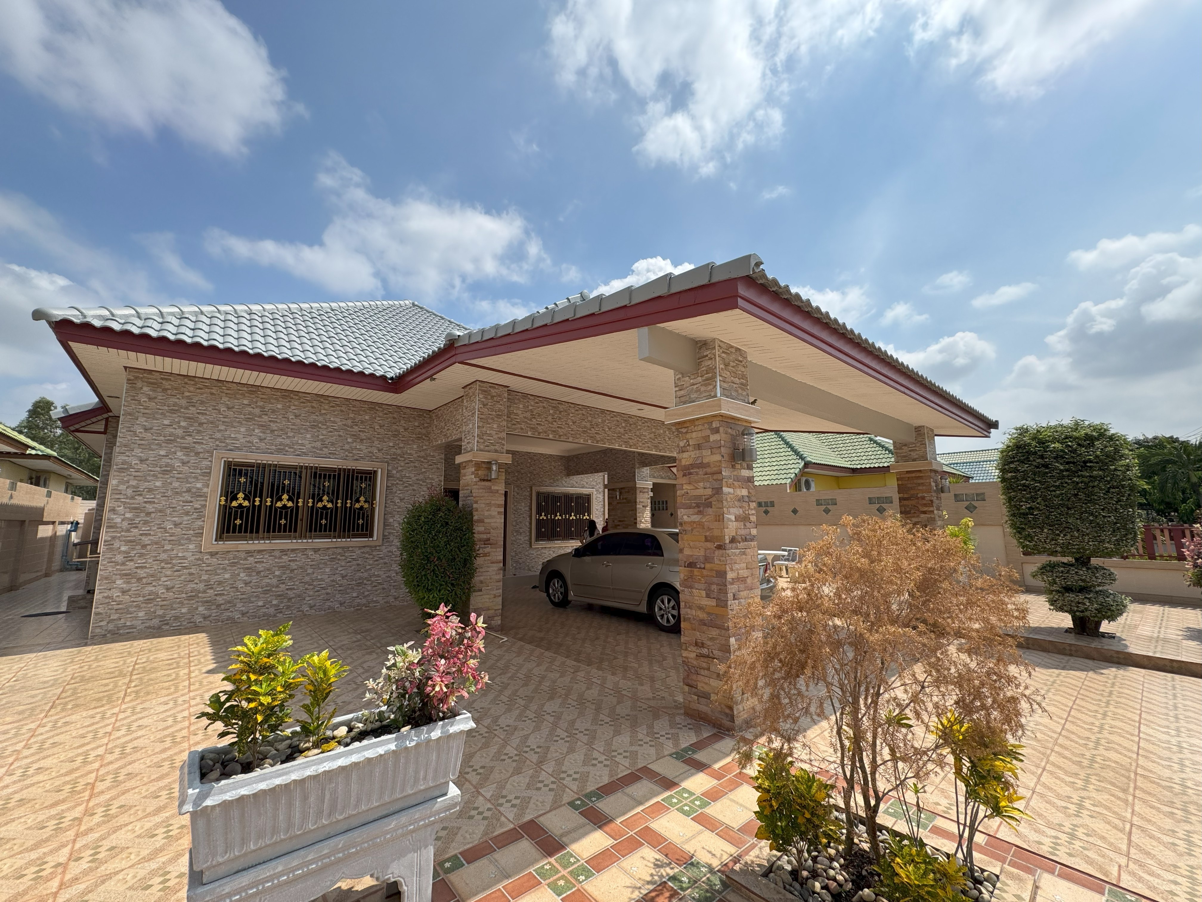 3 Bedrooms 3 Bathrooms in East Pattaya photo 11