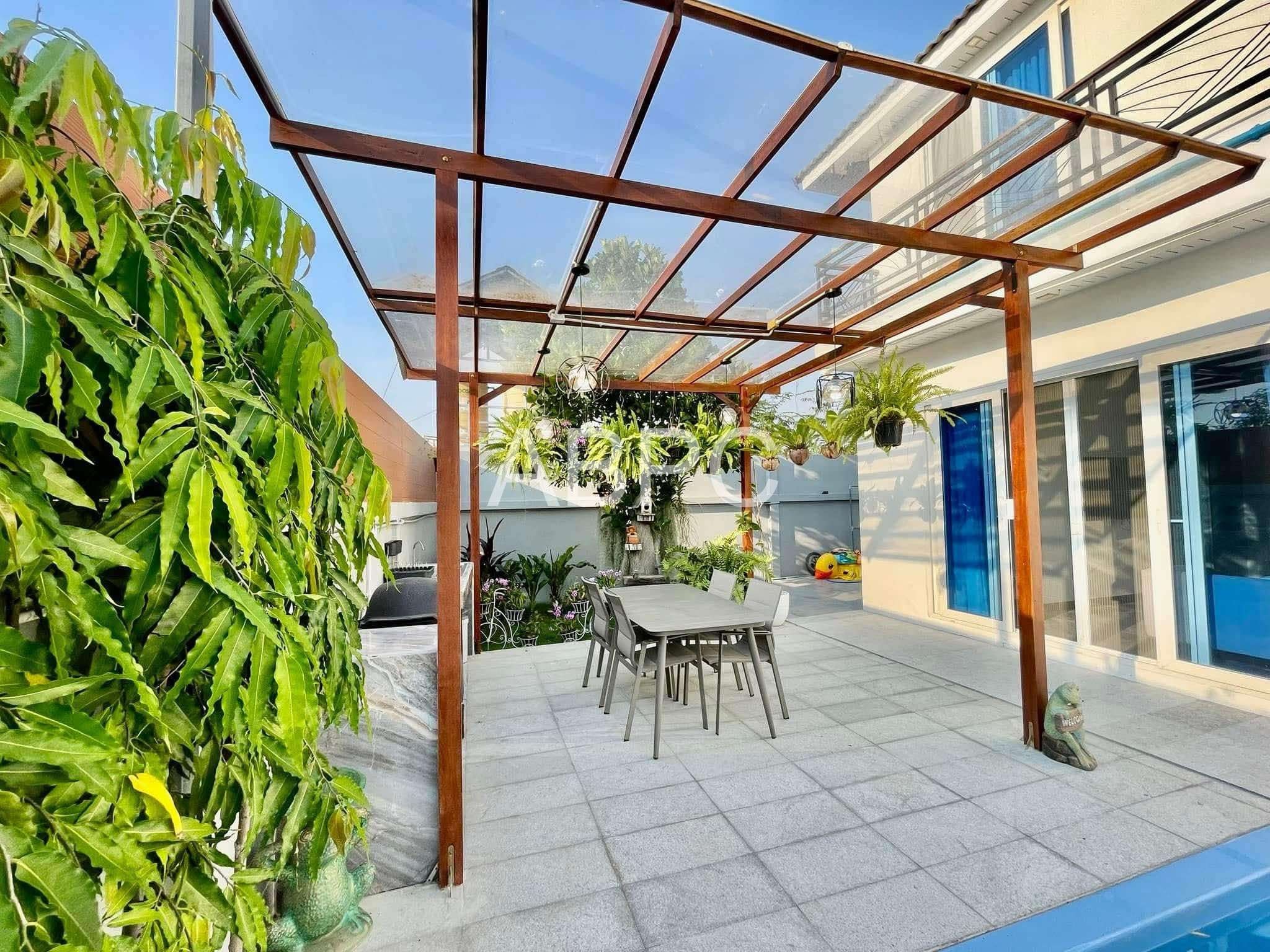 4 Bedrooms 5 Bathrooms in East Pattaya photo 8