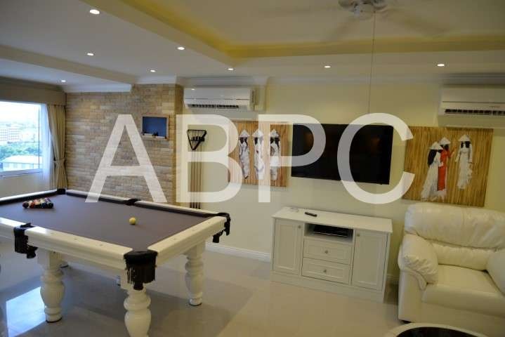 Large Renovated 2 Bed 3 Bath Penthouse Condo In Central Pattaya photo 3
