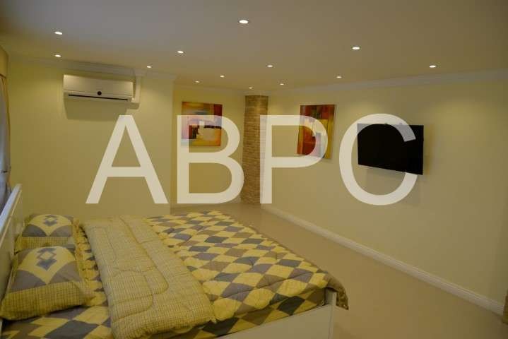 Large Renovated 2 Bed 3 Bath Penthouse Condo In Central Pattaya photo 5