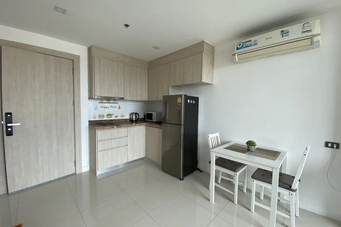 1 Bedroom Condo For Sale in Prahtamnak photo 18