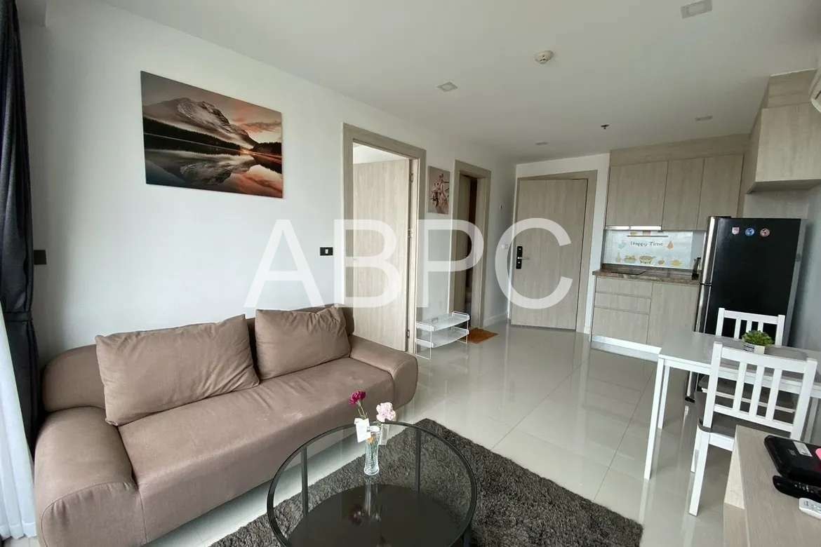 1 Bedroom Condo For Sale in Prahtamnak photo 5
