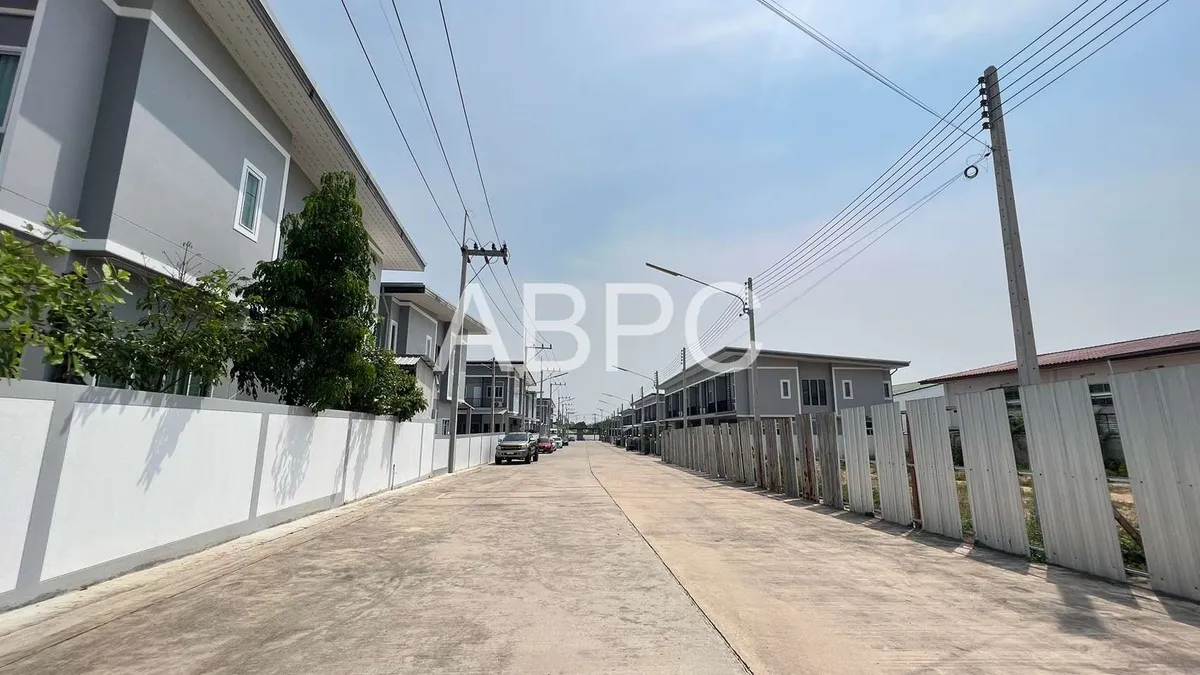 Townhome for rent 3 Bedrooms 3 Bathrooms in East Pattaya photo 14