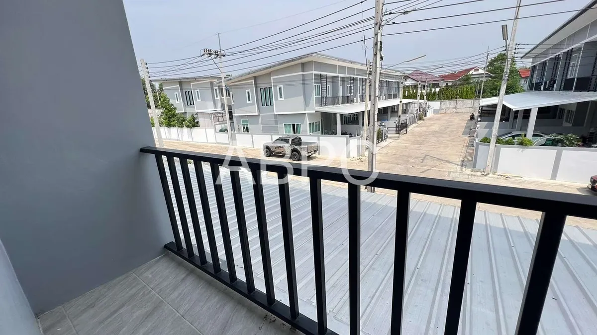 Townhome for rent 3 Bedrooms 3 Bathrooms in East Pattaya photo 4