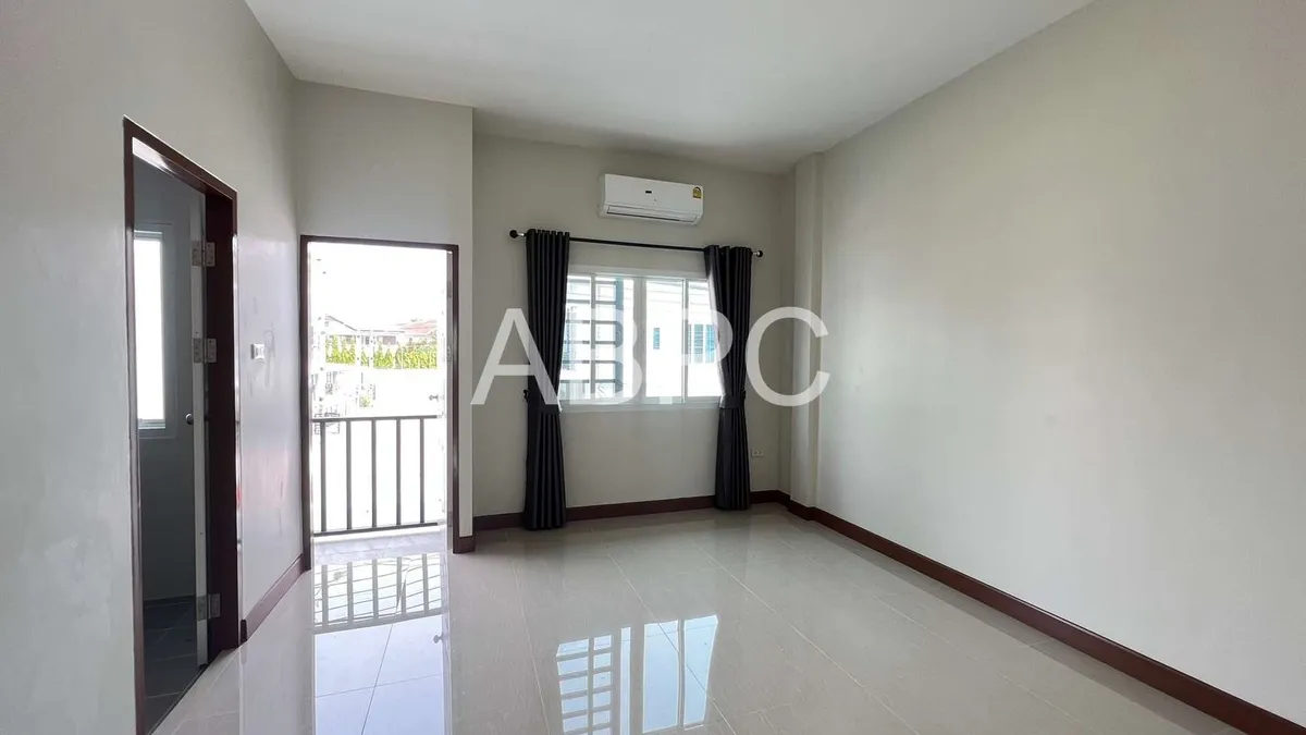Townhome for rent 3 Bedrooms 3 Bathrooms in East Pattaya photo 10