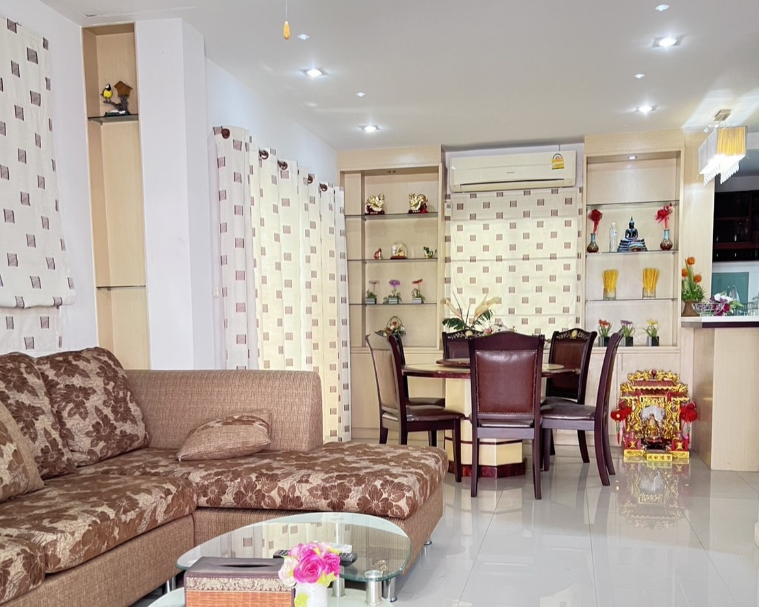 3 Bedroom House in East Pattaya - The Green Park Jomtien Village photo 12