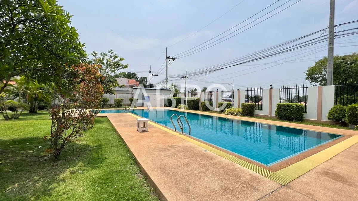 2-storey townhouse  3 Bedrooms 3 Bathrooms in East pattaya