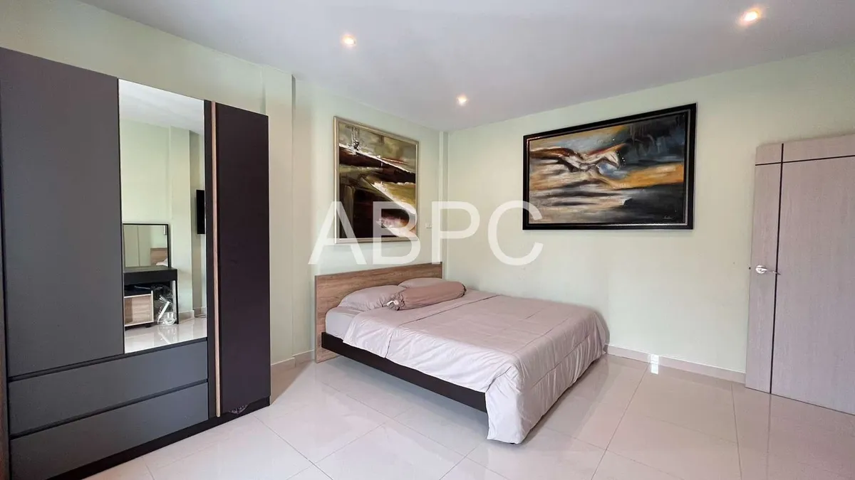 2-storey townhouse 3 Bedrooms 3 Bathrooms in East pattaya photo 13
