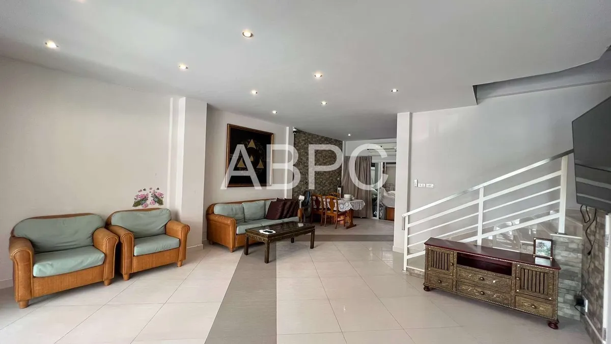 2-storey townhouse 3 Bedrooms 3 Bathrooms in East pattaya photo 4
