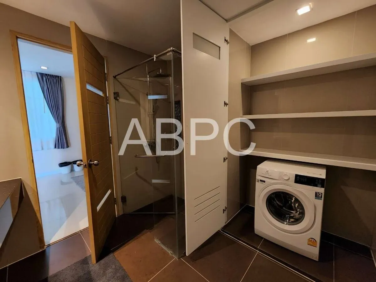 Beach Front Condo For Rent photo 12