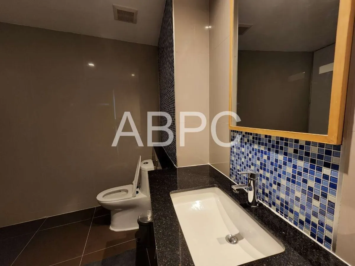 Beach Front Condo For Rent photo 14