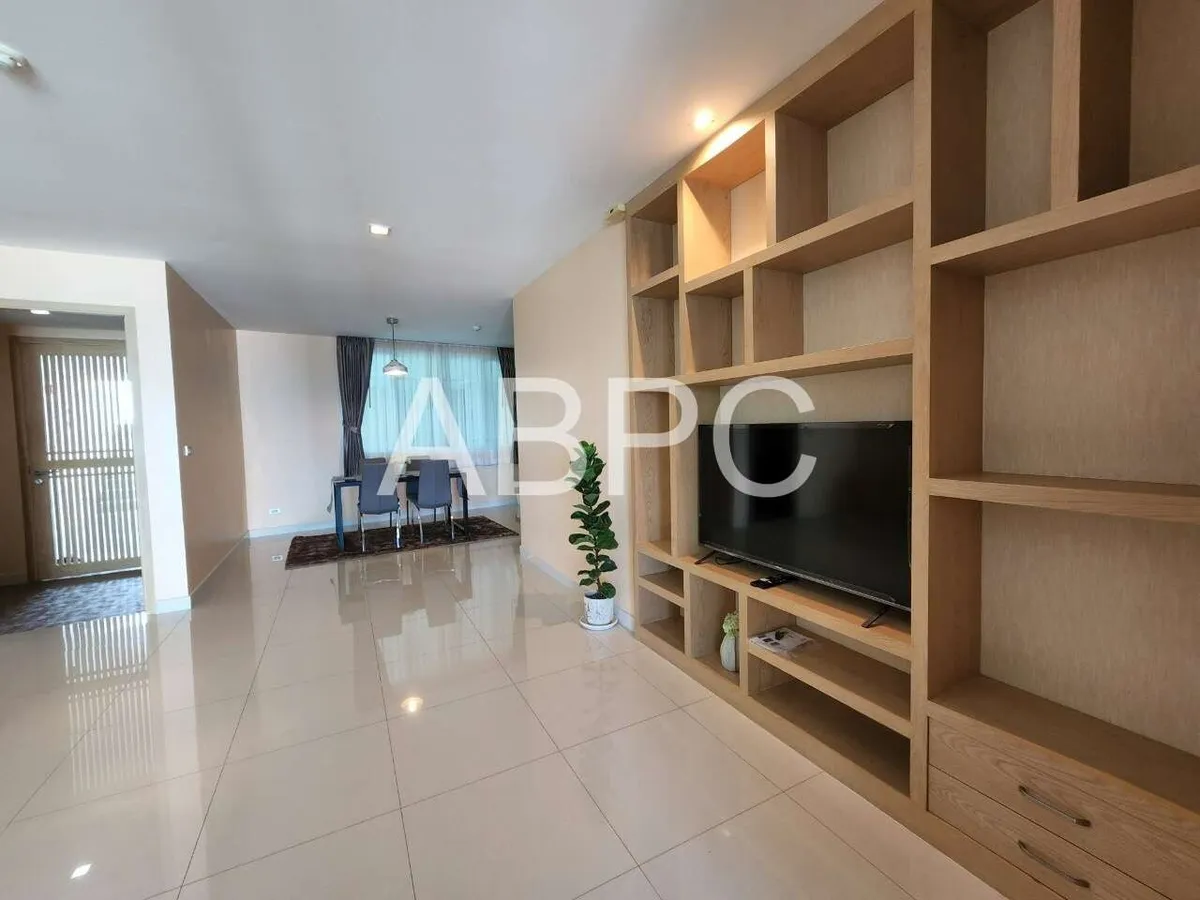 Beach Front Condo For Rent photo 3