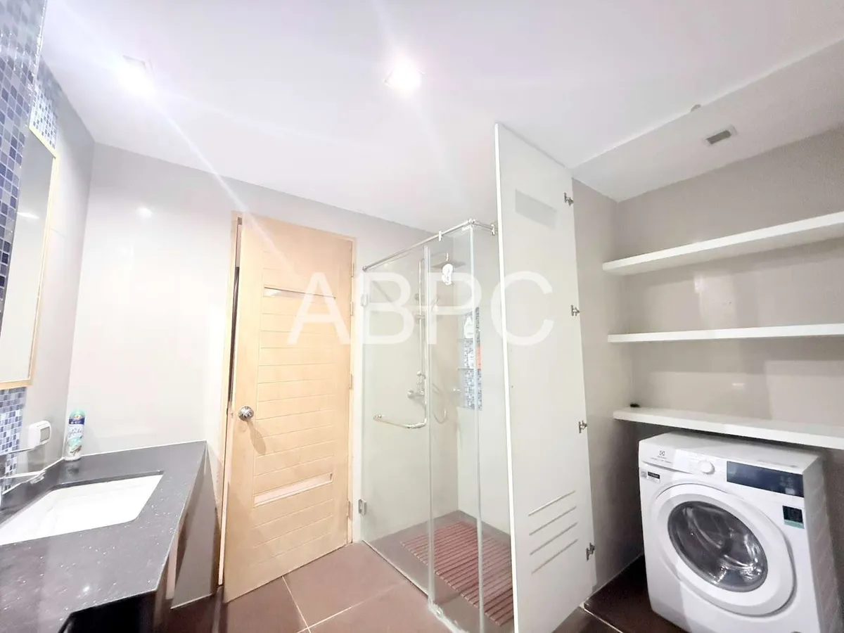 Beach Front Condo For Rent photo 6