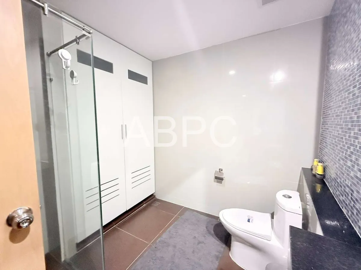 Beach Front Condo For Rent photo 8