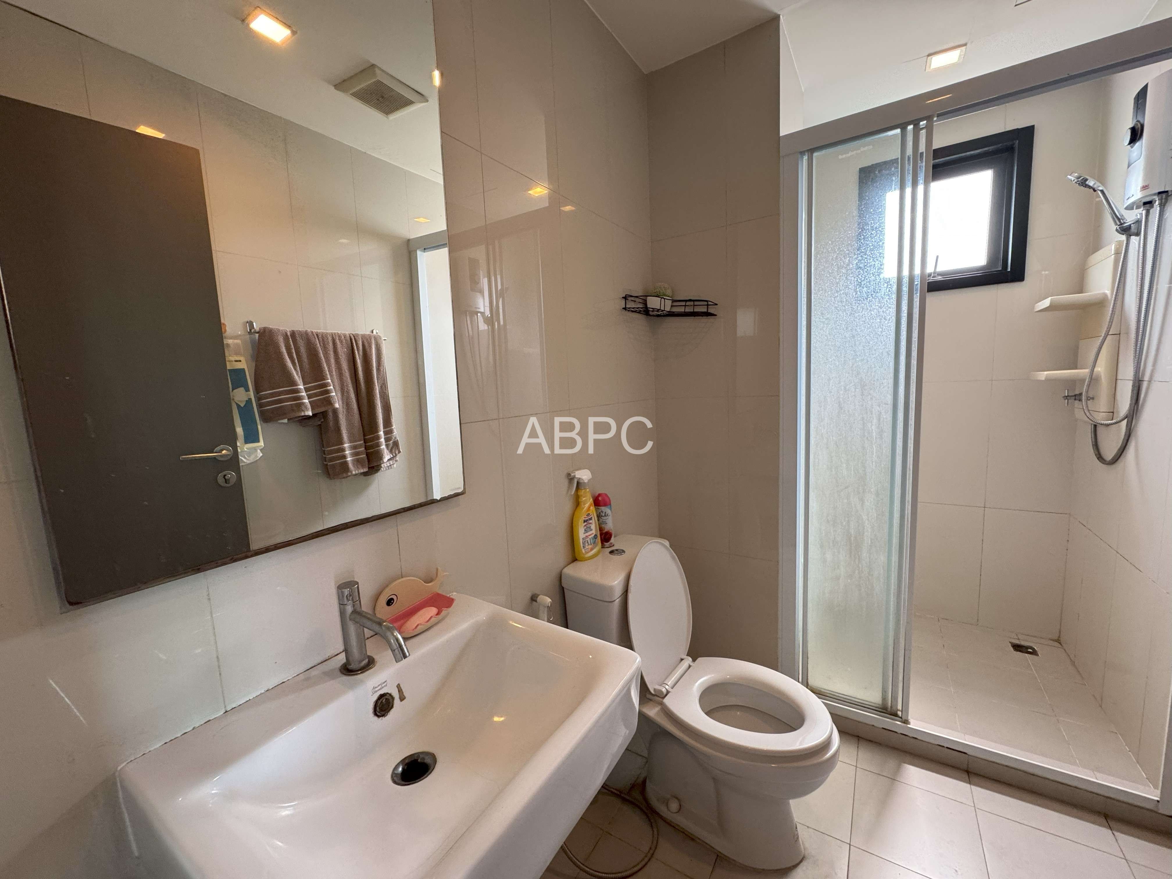 Corner unit 2 Bedrooms 1 Bathroom in Central Pattaya photo 7