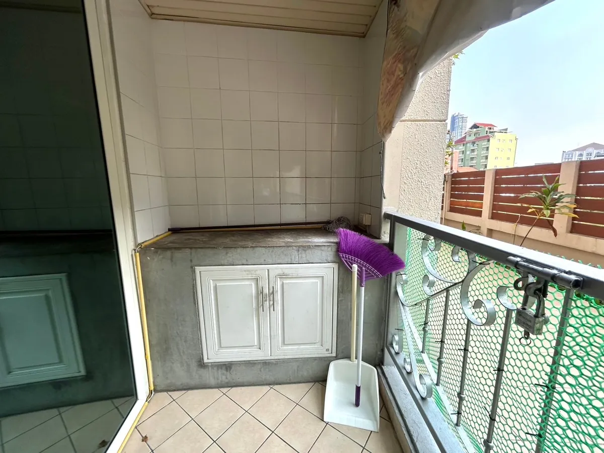Beautifully Spacious 1 Bedroom 1 Bathroom Condo photo 13