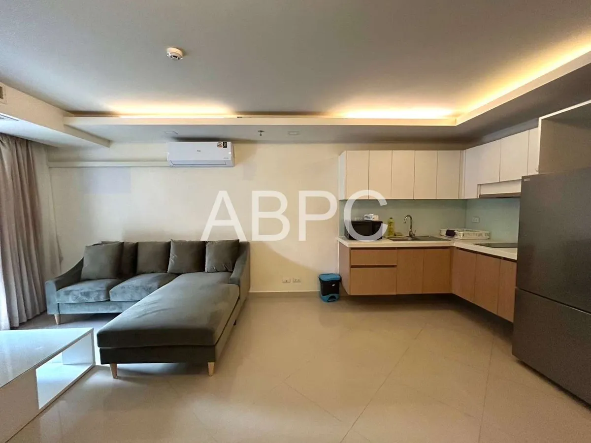 Beautifully Spacious 1 Bedroom 1 Bathroom Condo photo 3