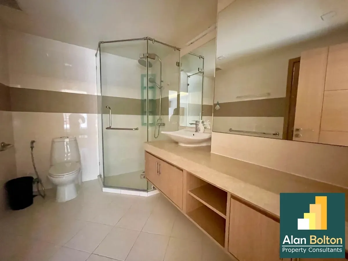 Beautifully Spacious 1 Bedroom 1 Bathroom Condo photo 7