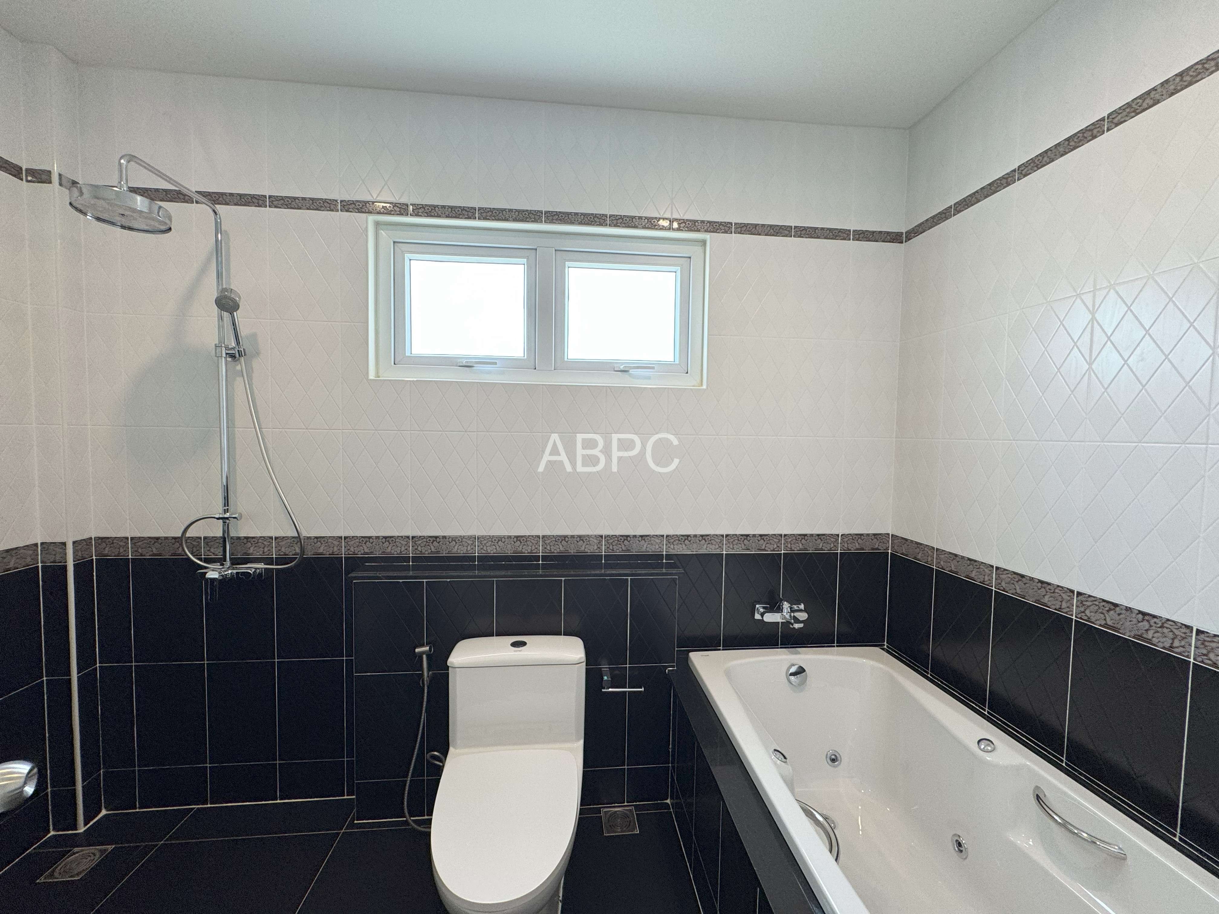 3 Bedroom Pool Villa in East Pattaya - Amorn Village photo 8