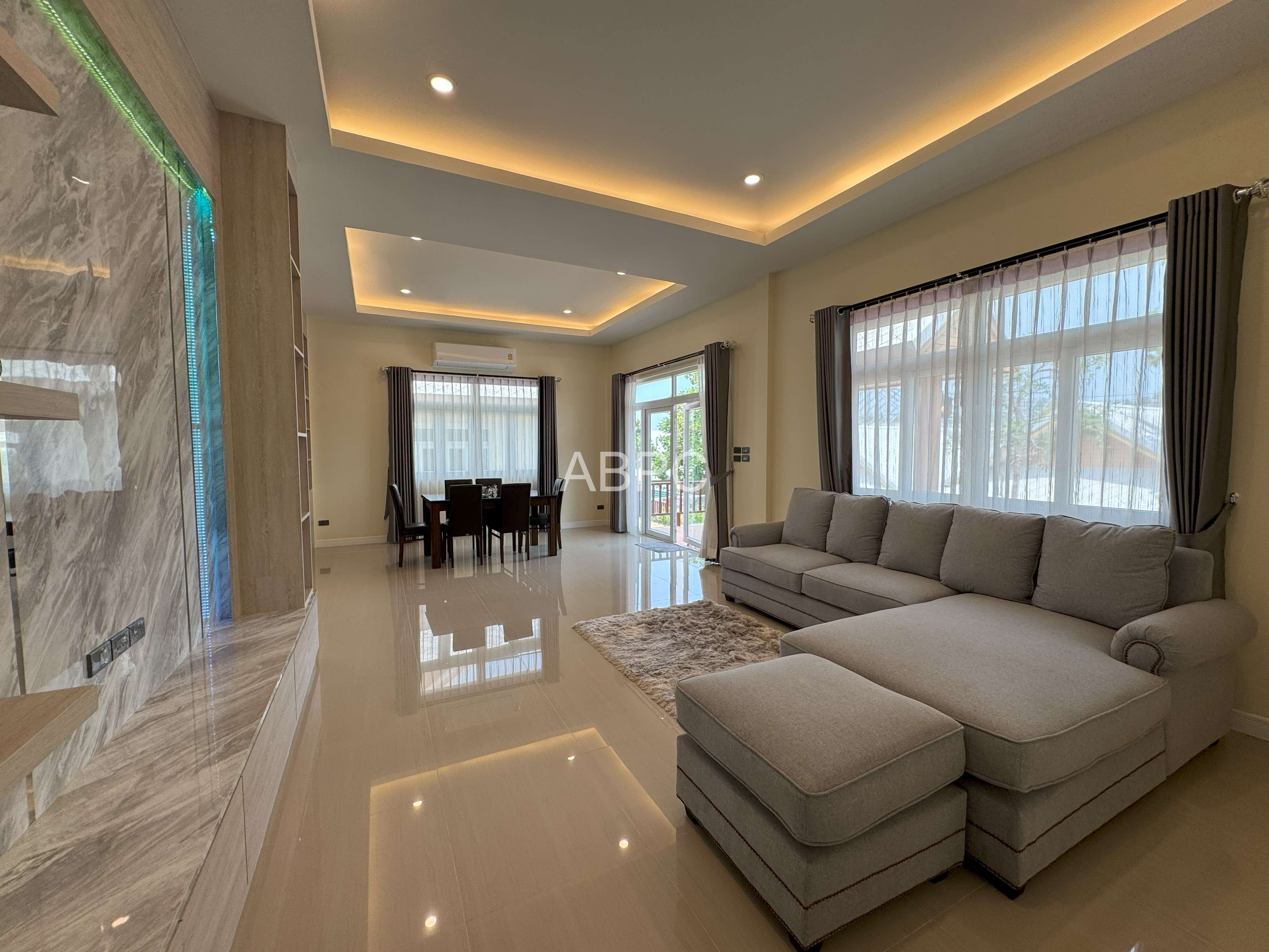 3 Bedroom Pool Villa in East Pattaya - Amorn Village photo 4