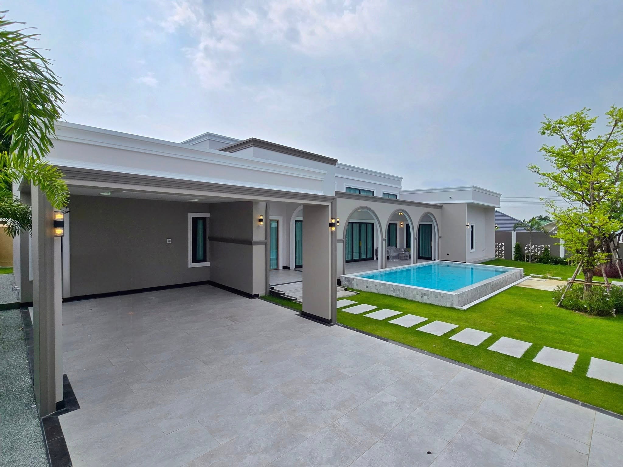 Modern Classic Villa For Sale in East Pattaya photo 23