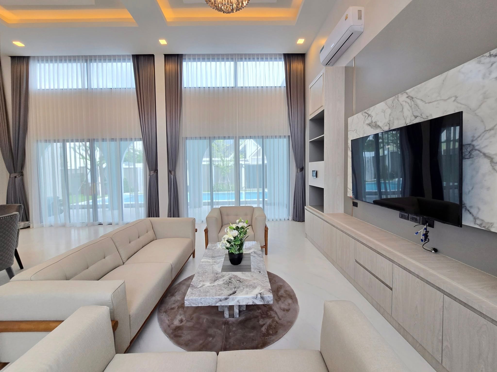 Modern Classic Villa For Sale in East Pattaya photo 17