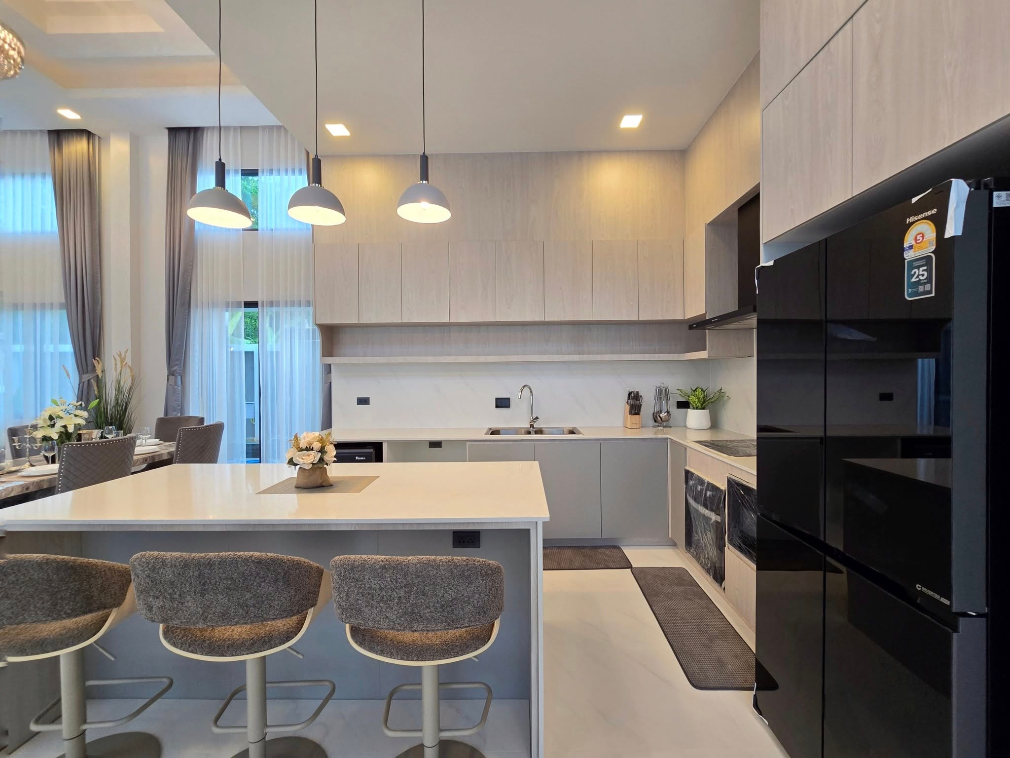 Modern Classic Villa For Sale in East Pattaya photo 18