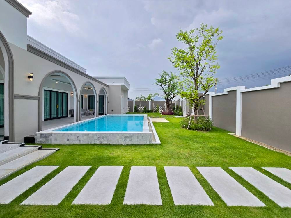 Modern Classic Villa For Sale in East Pattaya photo 22