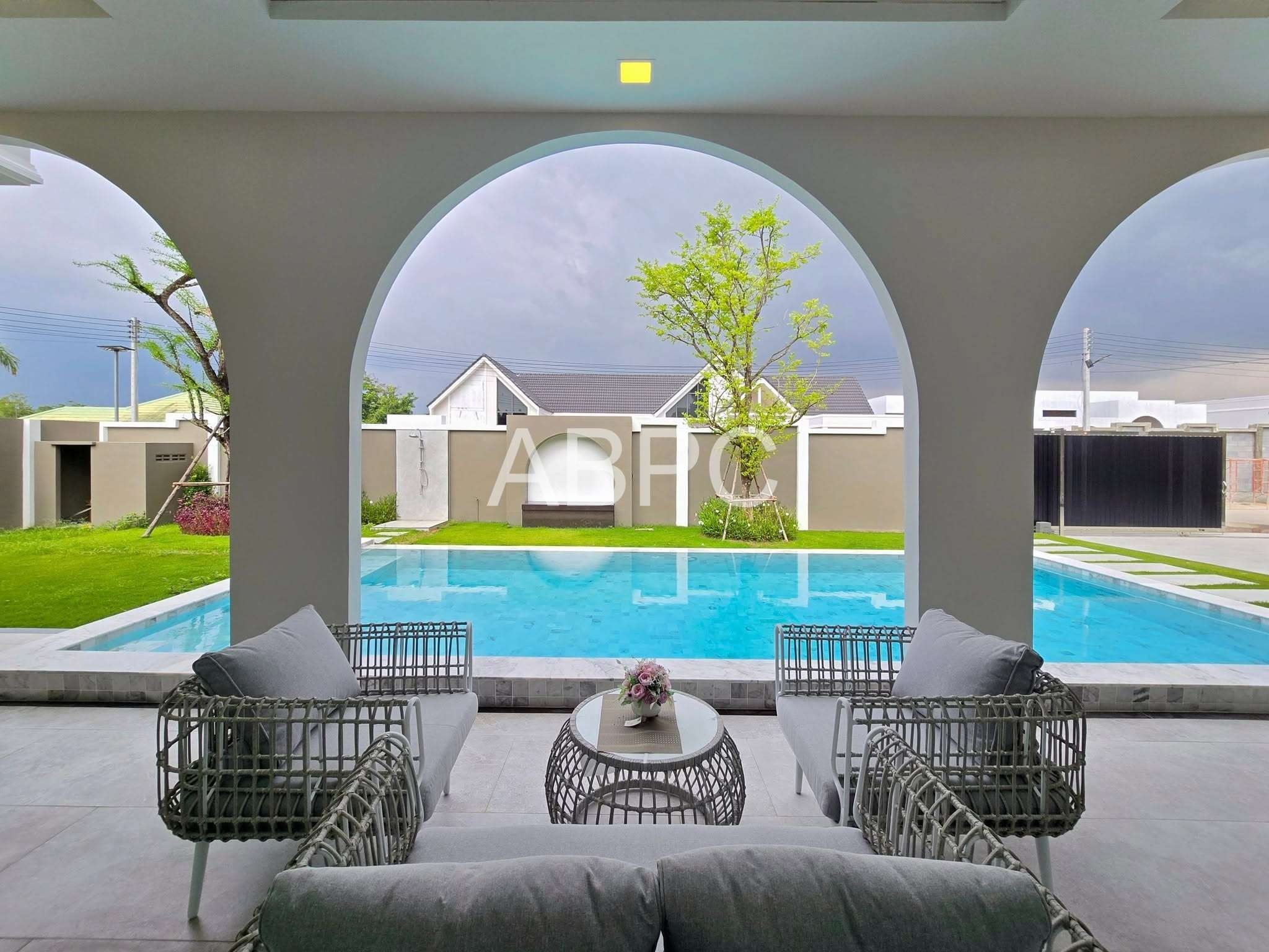 Modern Classic Villa For Sale in East Pattaya photo 8