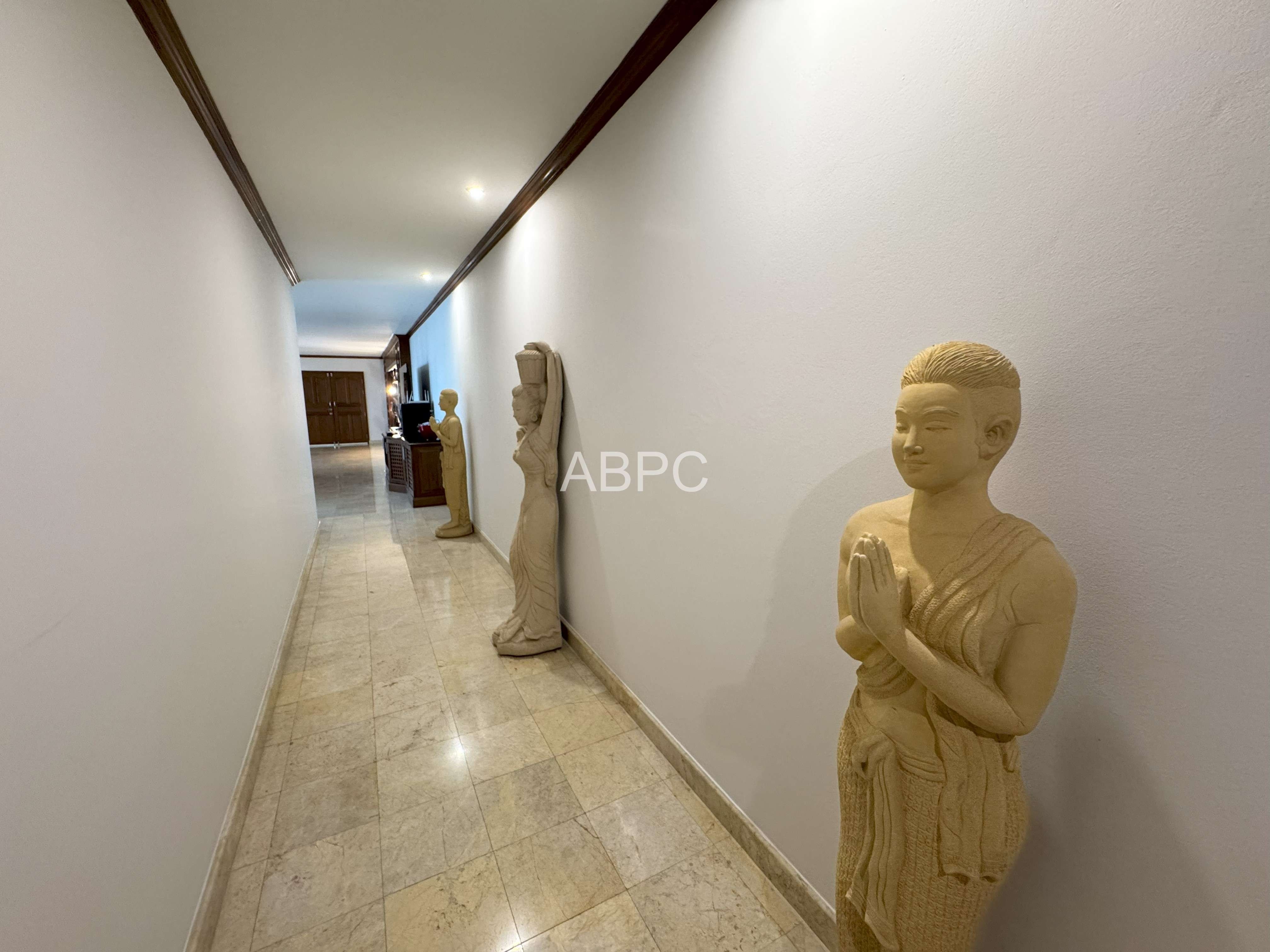 Spacious 3 Bedrooms 3 Bathrooms in Pratumnak photo 14