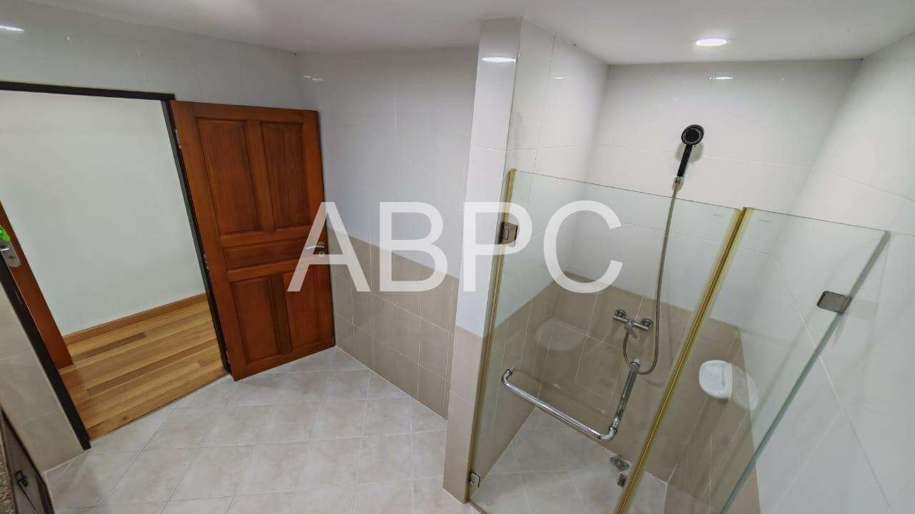 Large Ocean View Studio Condo In Pratumnak photo 7