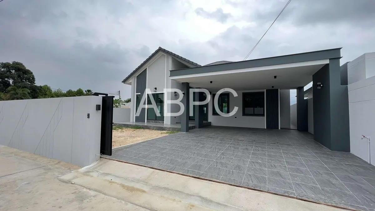 3 Bedrooms 3 Bathroom in East Pattaya photo 2