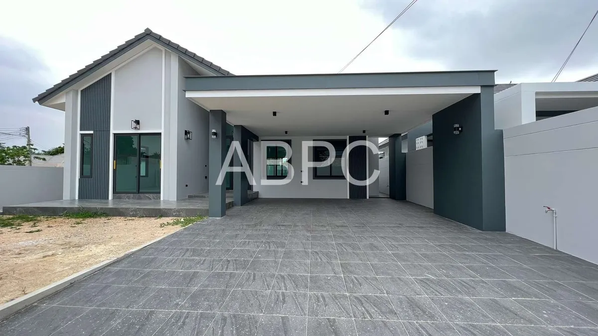 3 Bedrooms 3 Bathroom in East Pattaya photo 3