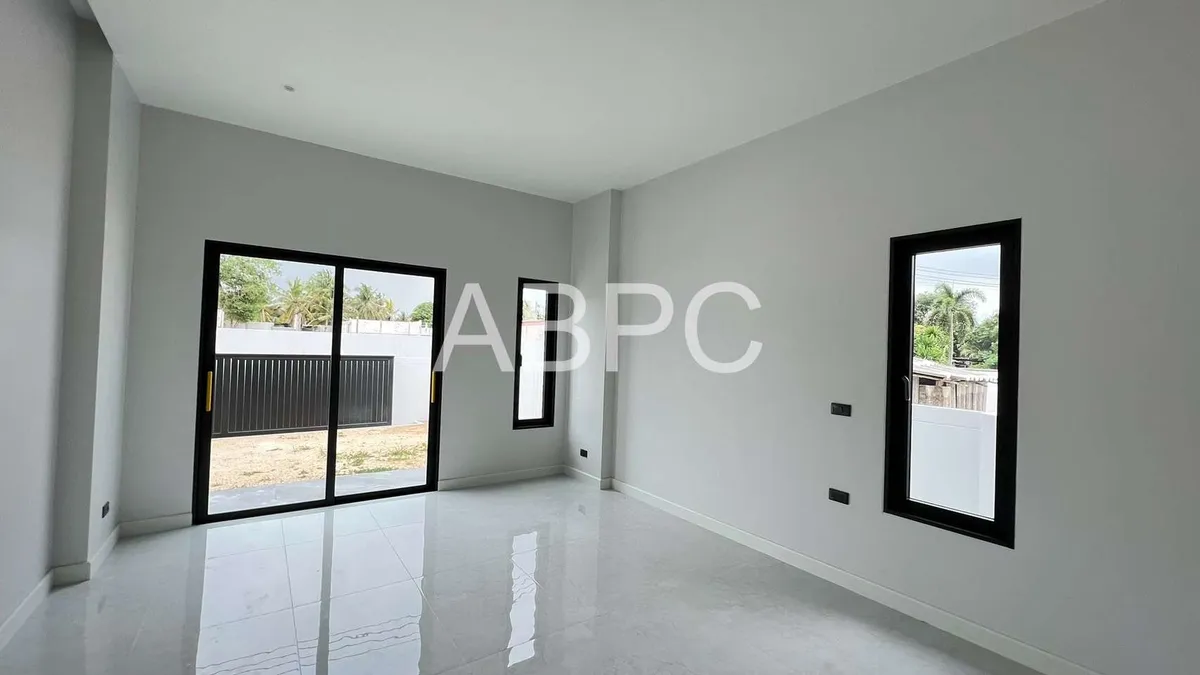 3 Bedrooms 3 Bathroom in East Pattaya photo 6