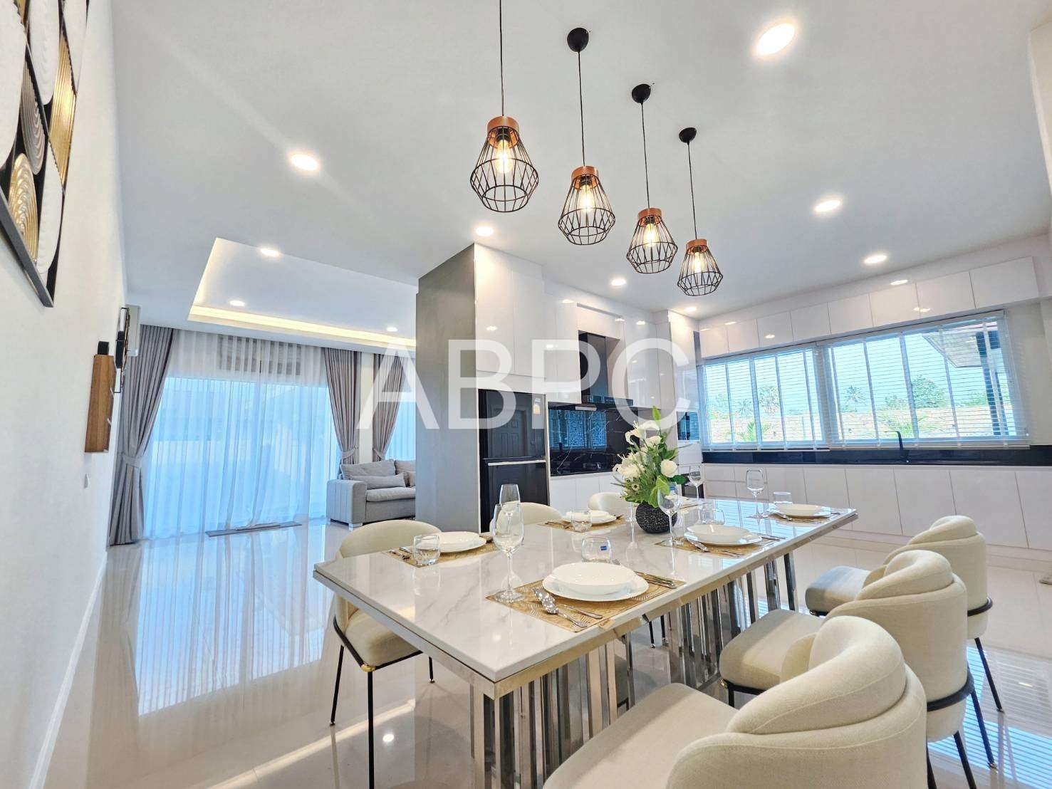 3 Bedrooms 4 Bathrooms in Huay Yai photo 4