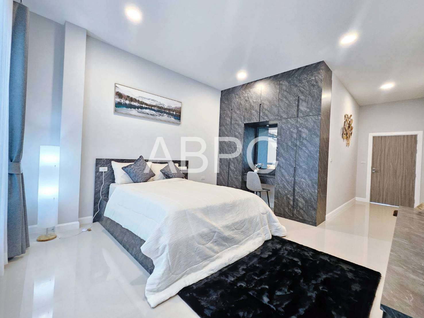 3 Bedrooms 4 Bathrooms in Huay Yai photo 9