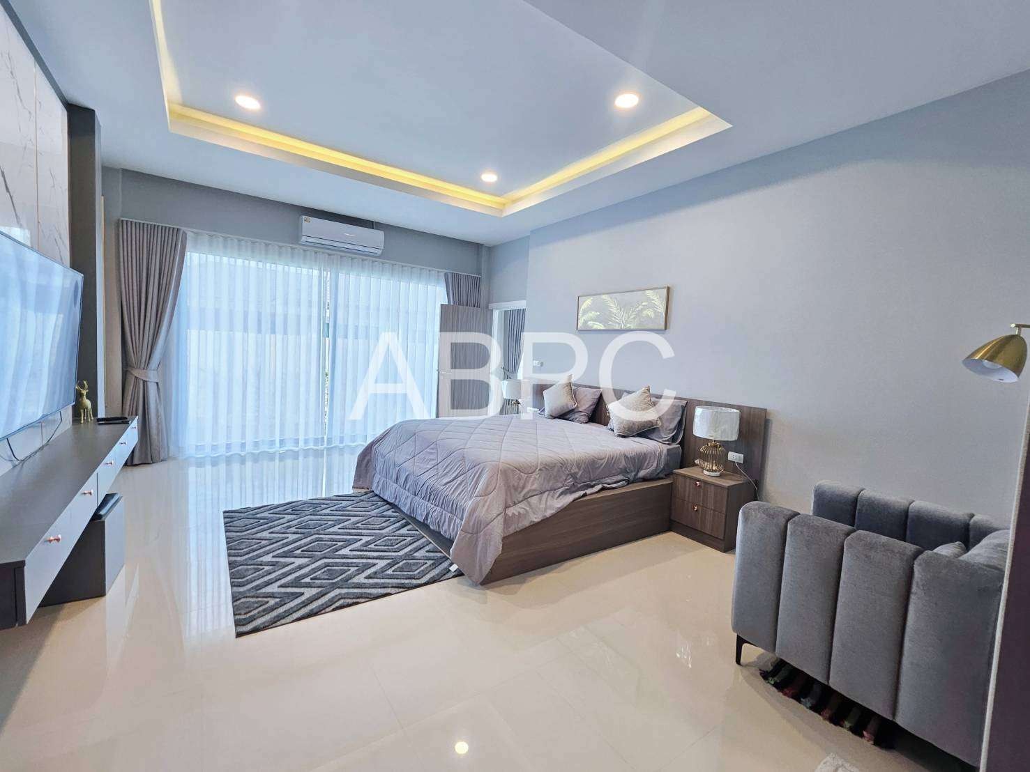 3 Bedrooms 4 Bathrooms in Huay Yai photo 3