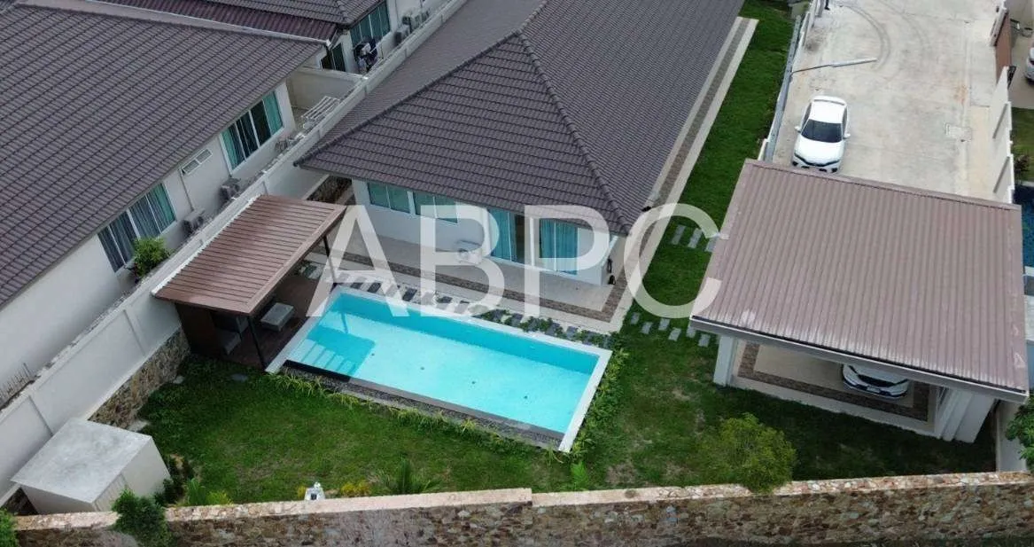 3 Bedrooms 4 Bathrooms in Huay Yai