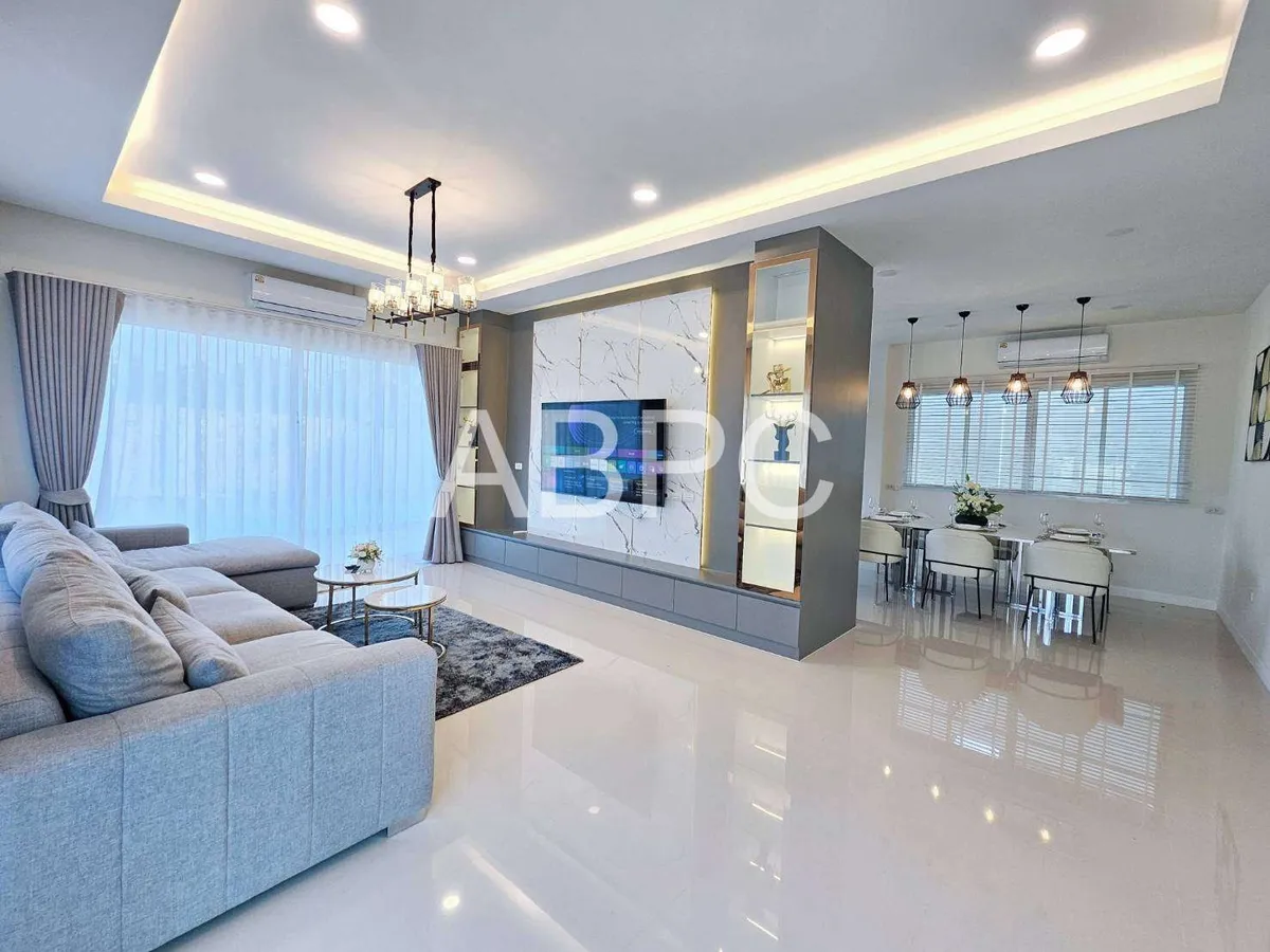 3 Bedrooms 4 Bathrooms in Huay Yai photo 15