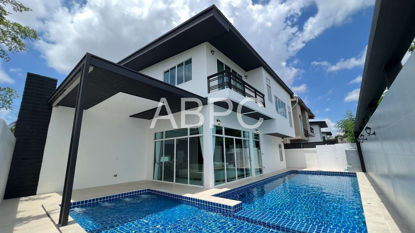 Pool villa 4 Bedrooms 4 Bathrooms in Huay yai