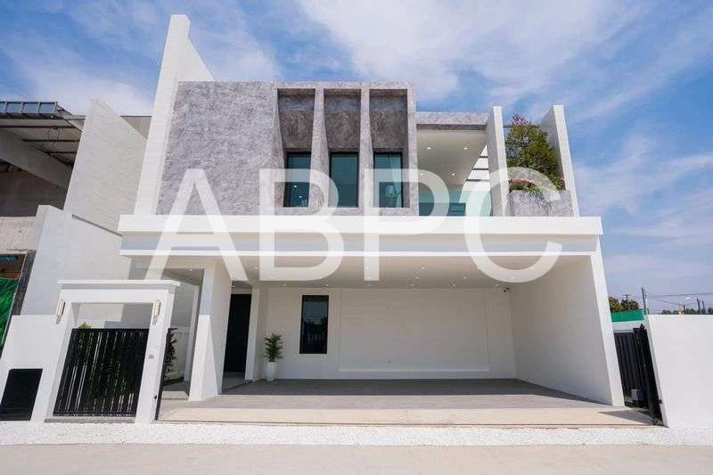 Luxury Pool villa 4 Bedrooms 4 Bathrooms in Huay yai photo 2