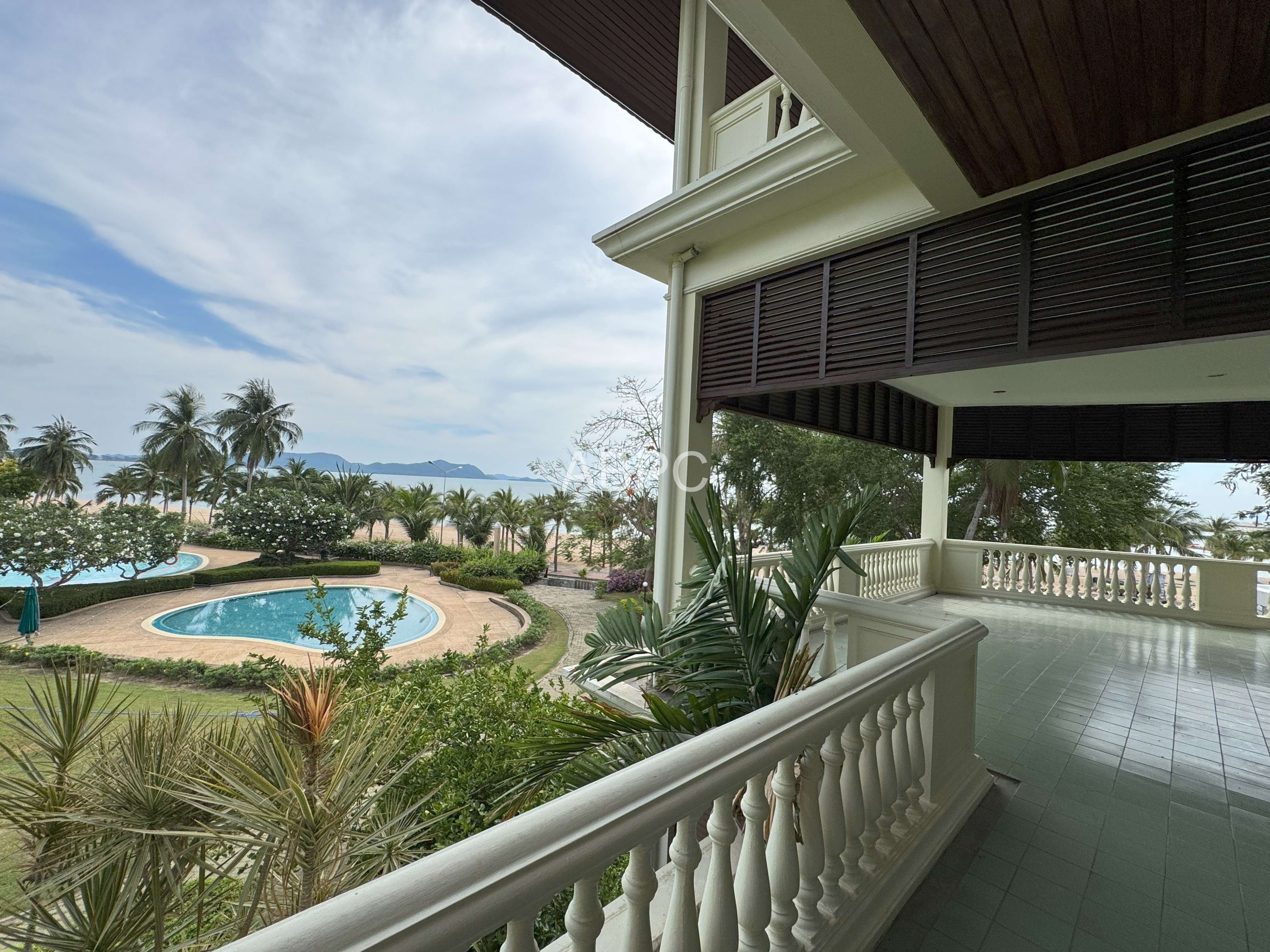 Beach Front 2 Bedrooms 2 Bathrooms in Na Jomtien photo 7
