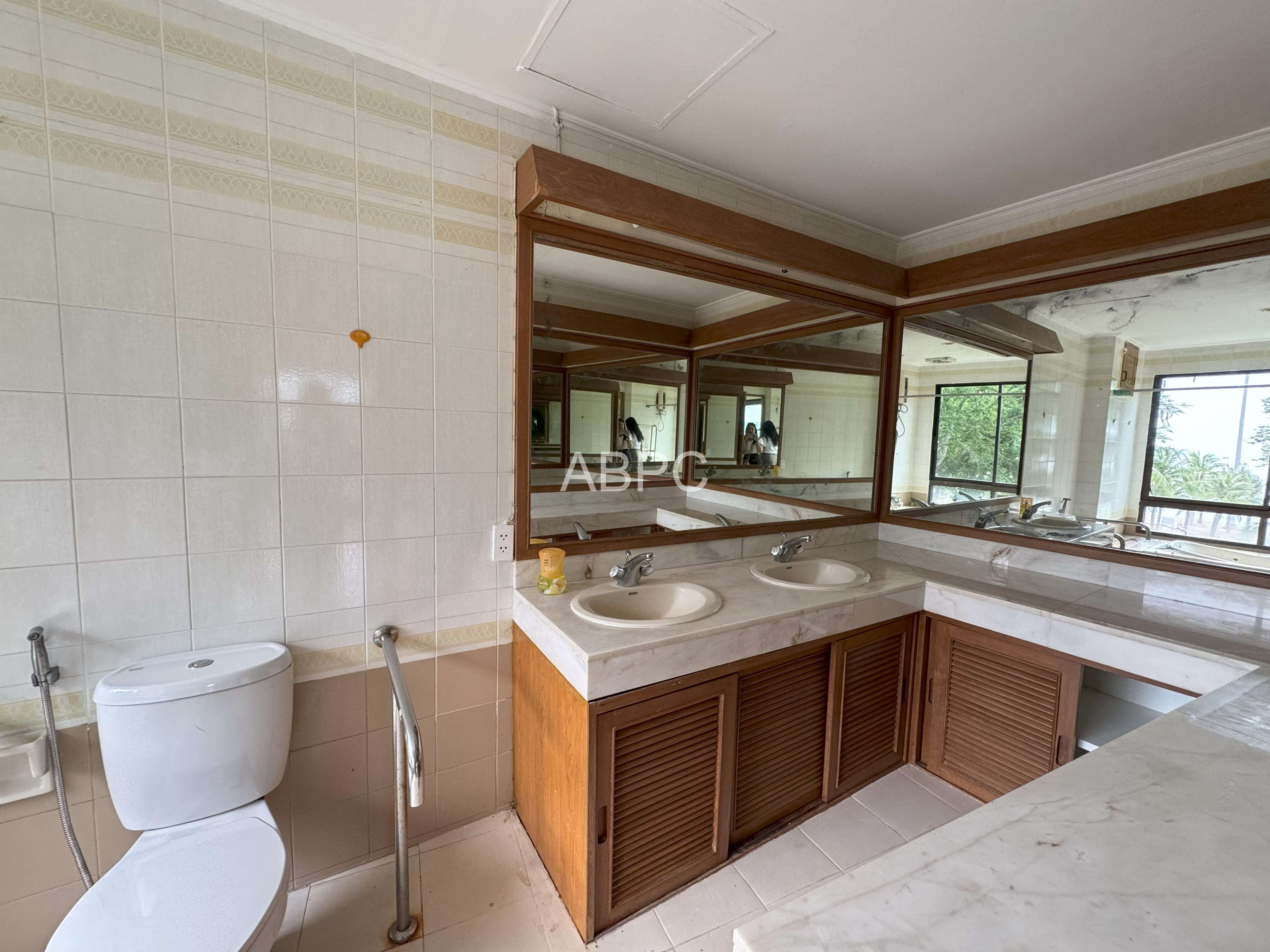Beach Front 2 Bedrooms 2 Bathrooms in Na Jomtien photo 8