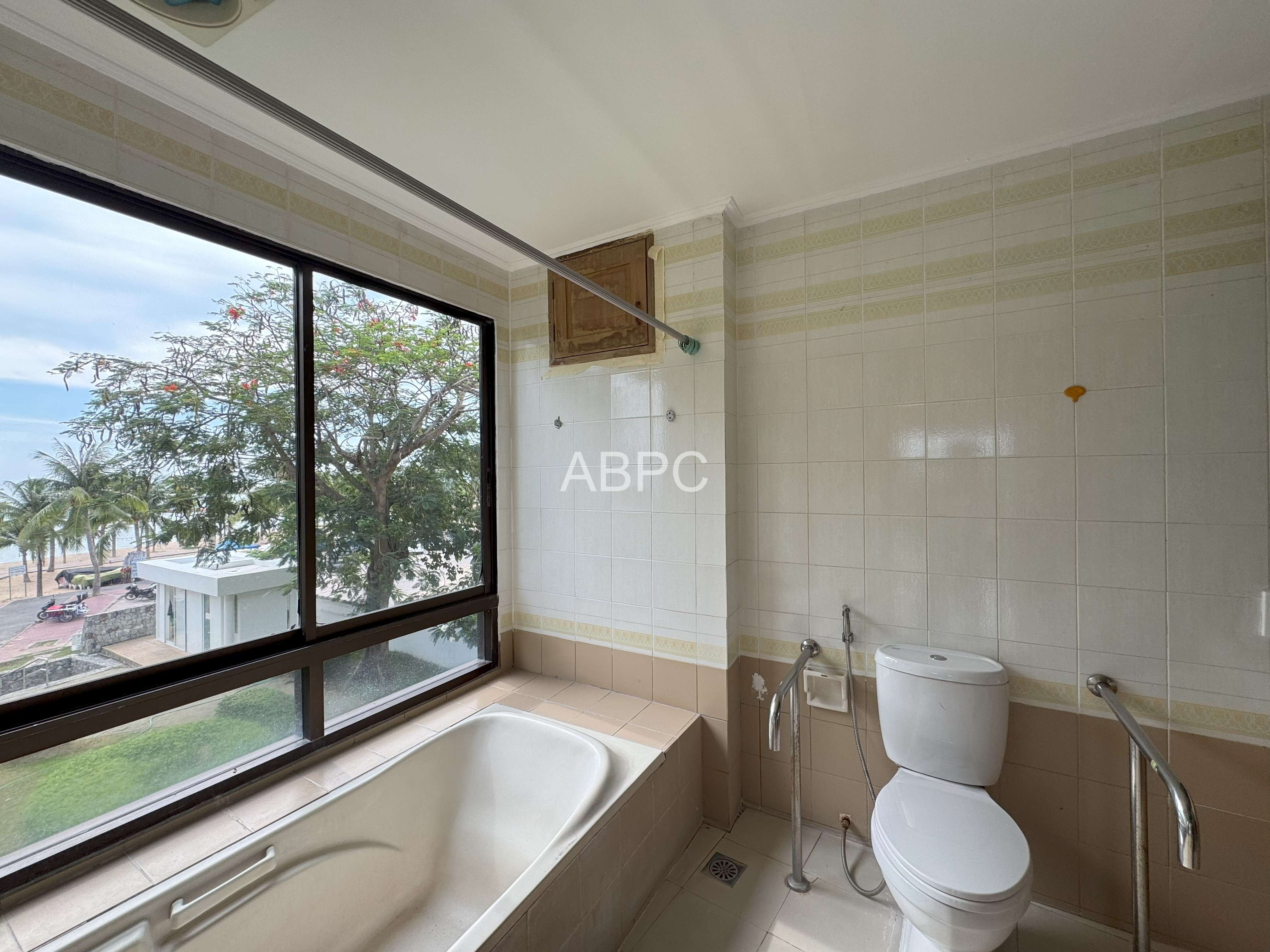 Beach Front 2 Bedrooms 2 Bathrooms in Na Jomtien photo 5