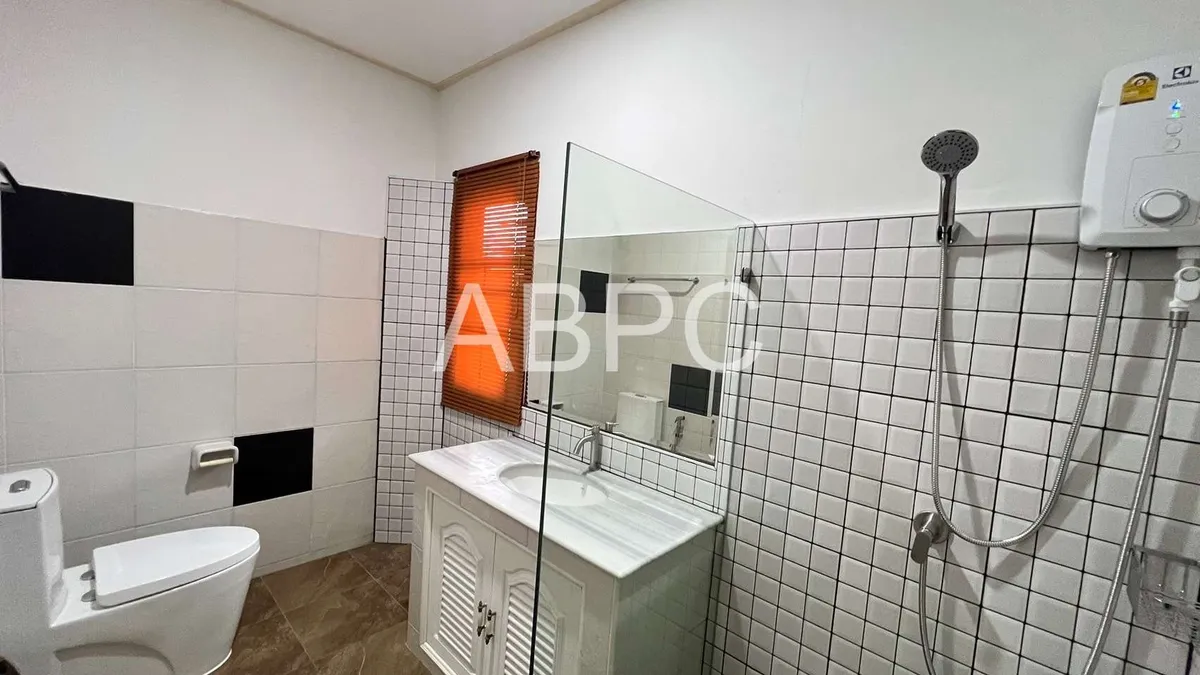 3 Bedrooms 5 Bathrooms in South Pattaya photo 3
