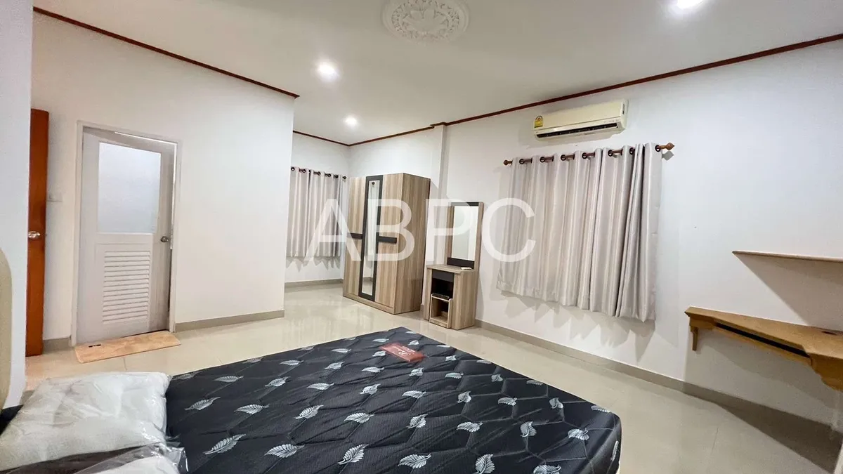 3 Bedrooms 5 Bathrooms in South Pattaya photo 7