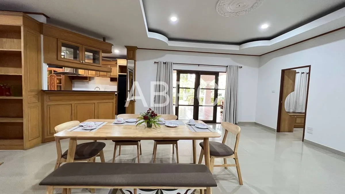 3 Bedrooms 5 Bathrooms in South Pattaya photo 10