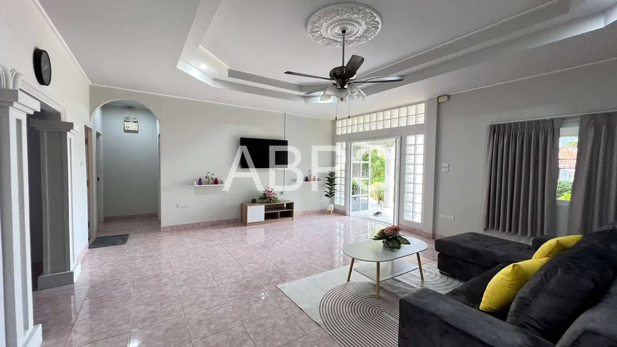 2 Bedrooms 3 Bathrooms in South Pattaya photo 13